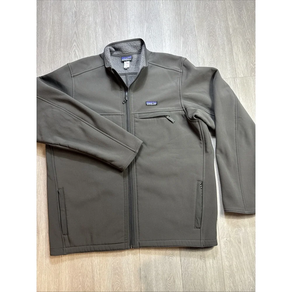 Patagonia Soft Shell Jacket Men's XXL 2XL Taupe Color Sherpa Lined Winter Warm